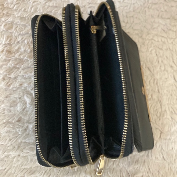 Black clutch/wallet purse - Picture 3 of 3
